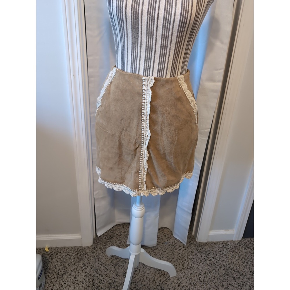 NEW‎ Maje Tan Leather Suede Skirt w/ Crochet Lace Trim Accents Pockets Size 8/38